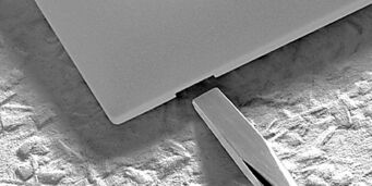 hsb-steckdeckel-mini-clevere-abhebehilfe hsb-steckdeckel-mini-clevere-abhebehilfe