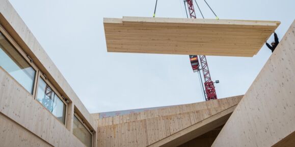 csm_03_holzbau-elementbau_aufrichten_f0039d6f2c