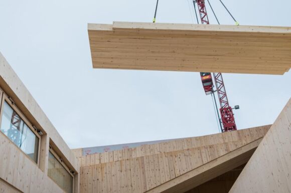 csm_03_holzbau-elementbau_aufrichten_f0039d6f2c